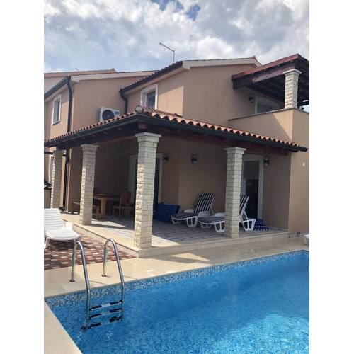 Villa Olive-Home with Pool
