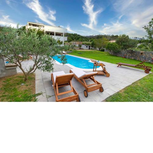 Villa Olive Tree With Secluded Pool