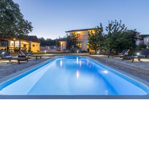 Villa Podrugovi Dvori with pool