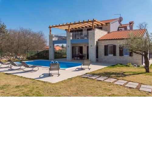 Villa Ragusa near Rovinj with Pool