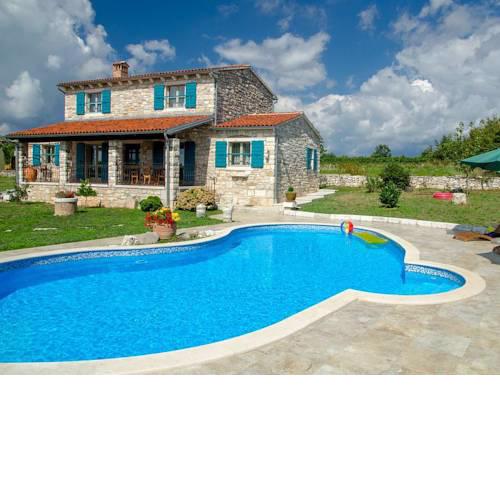 Villa Slivari 83