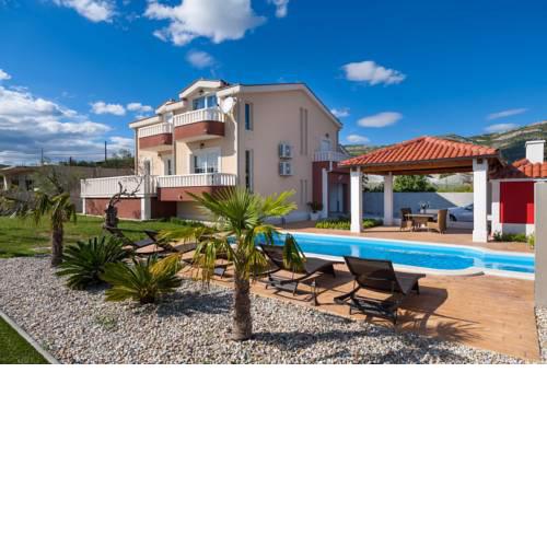 Villa Suker - Jacuzzi, Pool, Sauna