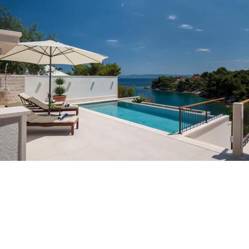 Villa Sumartin Deluxe A Stunning 4 Bedroom Villa with a Gym Just Steps to the Beach