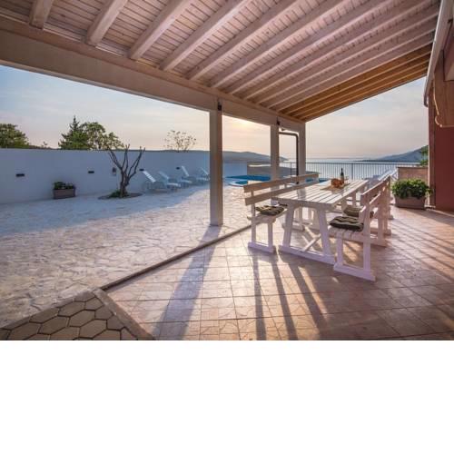 Villa Sunset with pool