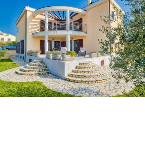 Villa Tiara