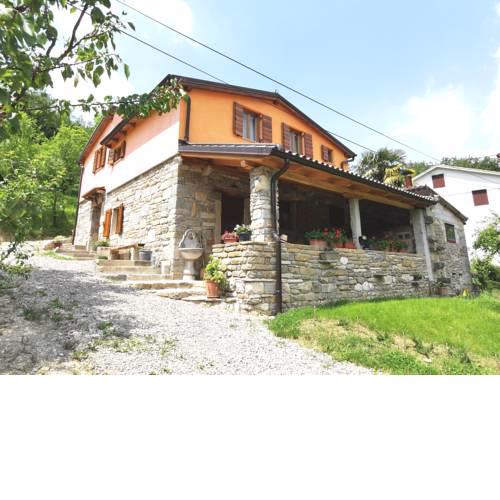Casa Mira - Two Bedroom Holiday Home with Pool