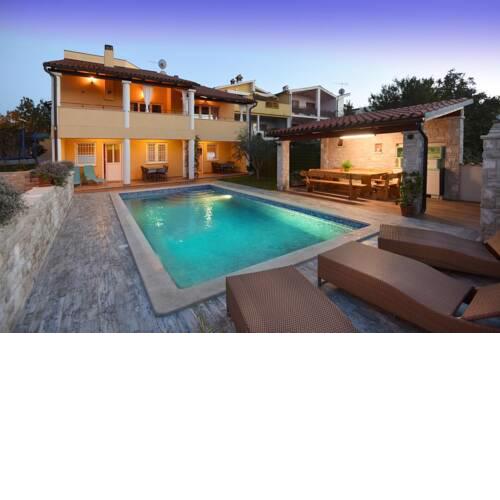 Villa Ulika - 3 apt for 4 persons