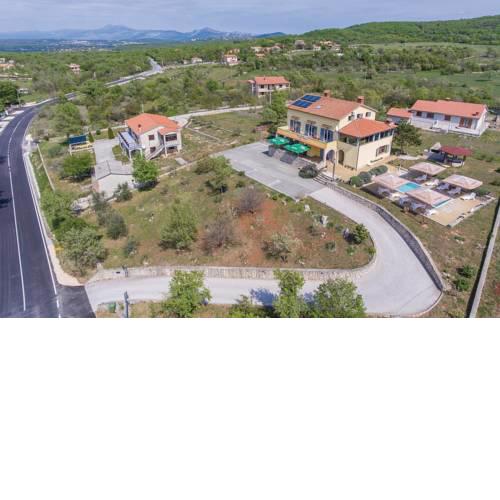 Villa Una