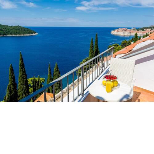Villa Viktorija - Old town & sea view
