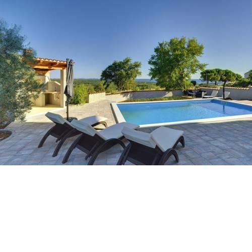 Villa White