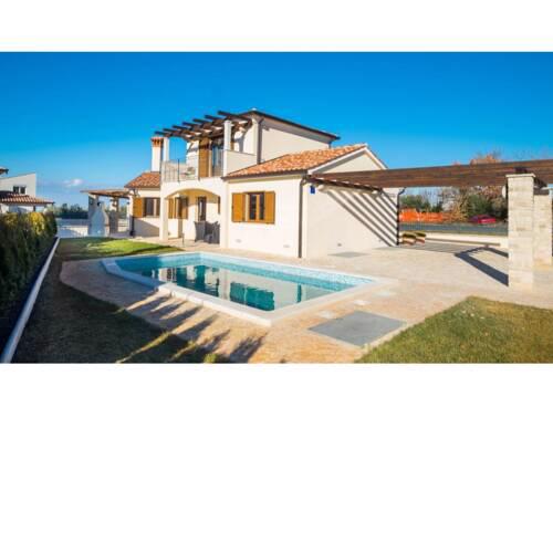 Villa with private pool and garden ideal for up to 12 guest