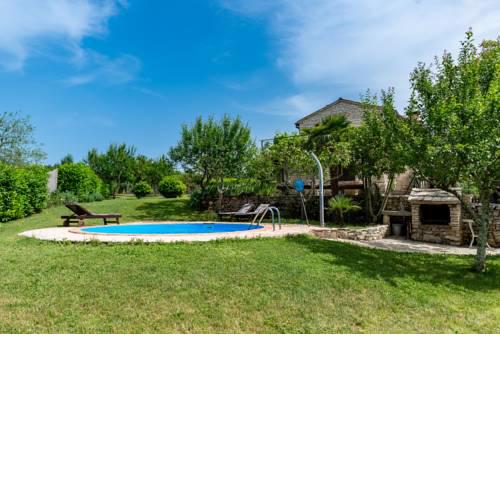 Village Family House Ranka
