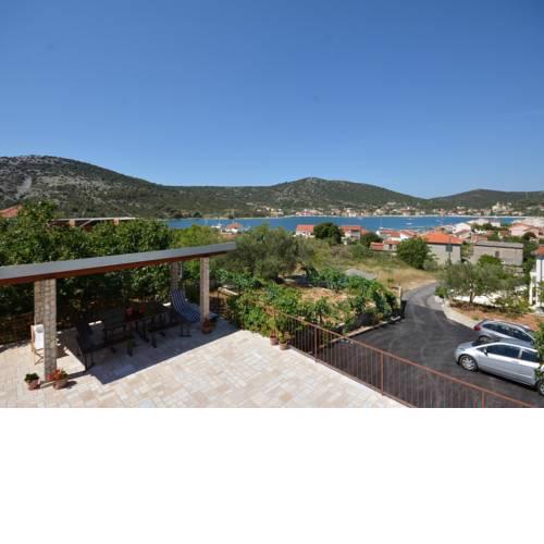 Vinisce Apartment 5