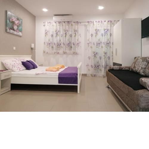 Viola Apartments