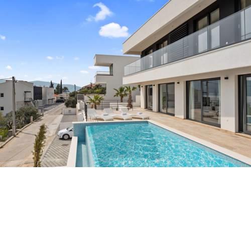 White Palm Villa