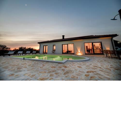 Wonderful Holiday House Bruno